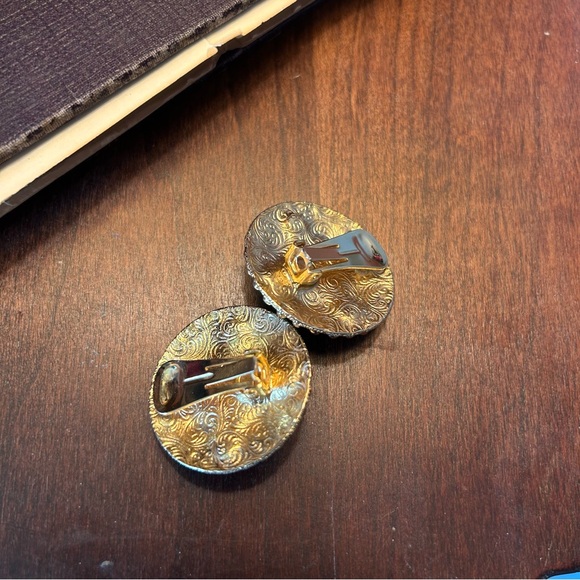 Buyers givy !!! Vintage Style Gold tone and Turquoise glass beads Earrings clip - Picture 3 of 6